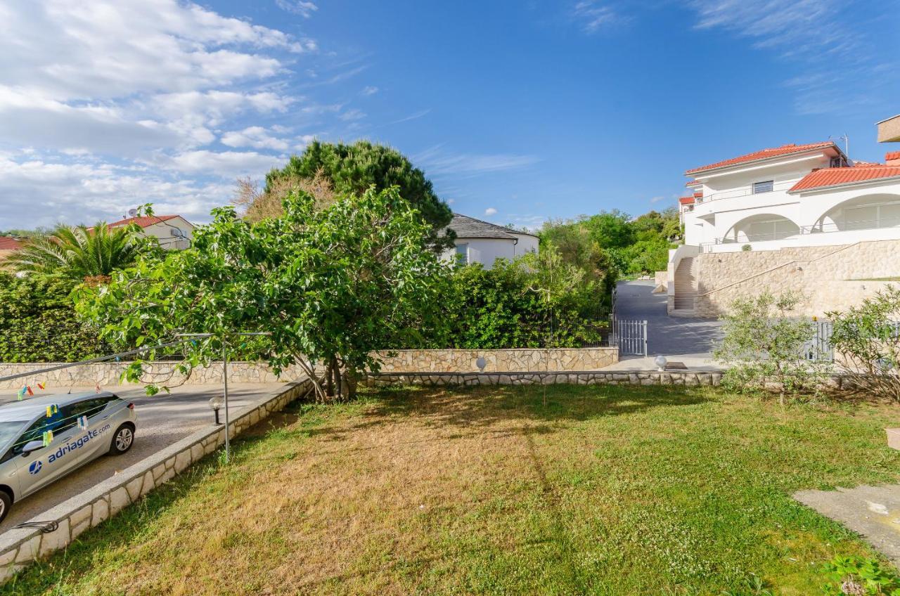 Apartments Alex Лопар Екстер'єр фото