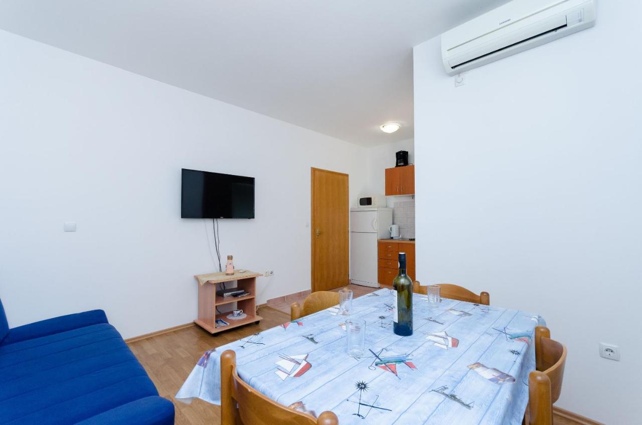 Apartments Alex Лопар Екстер'єр фото