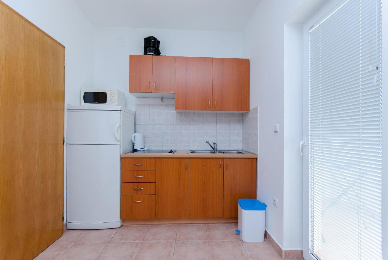 Apartments Alex Лопар Екстер'єр фото